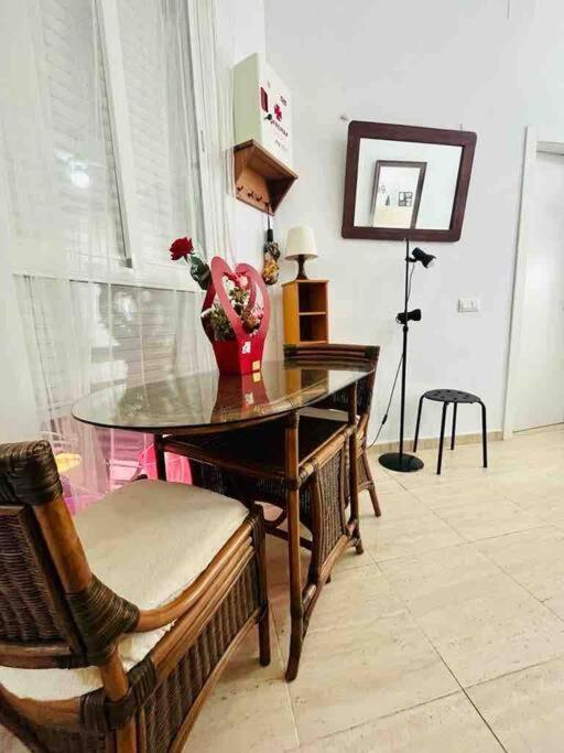 סביליה Apartamento Privado En Alameda De Hercules מראה חיצוני תמונה